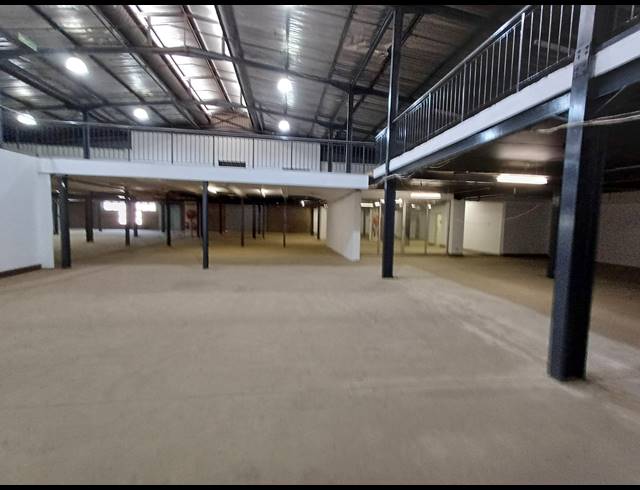 4,583M² SHOWROOM TO LET IN KYA SANDS